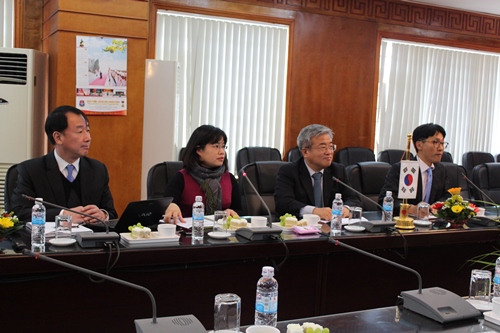 Đoàn đại biểu Văn phòng KOICA tại Việt Nam tham gia Lễ ký kết